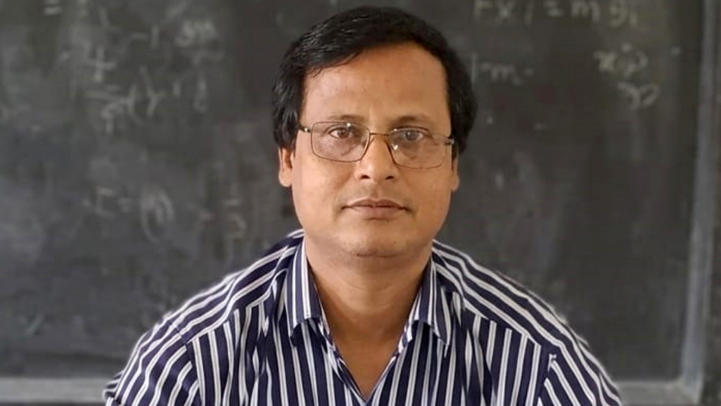 রাণীনগরে ছাত্রীকে যৌন হয়রানির অভিযোগে শিক্ষককে সাময়িক বরখাস্ত