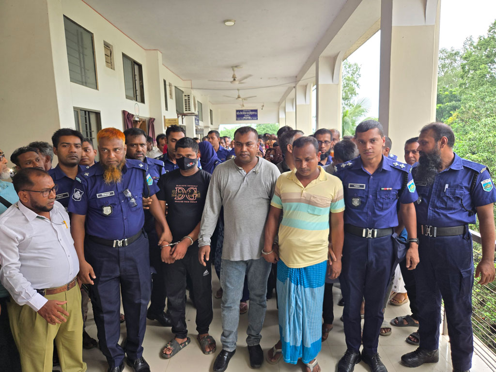 হত্যা মামলায় দুজনের মৃত্যুদণ্ড, ধর্ষণ মামলায় যাবজ্জীবন ২