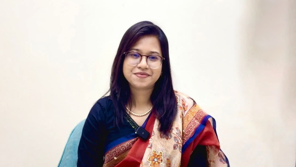 নওগাঁ-৫: নির্বাচন থেকে সরে দাঁড়ালেন এনসিপি নেত্রী মনিরা শারমীন