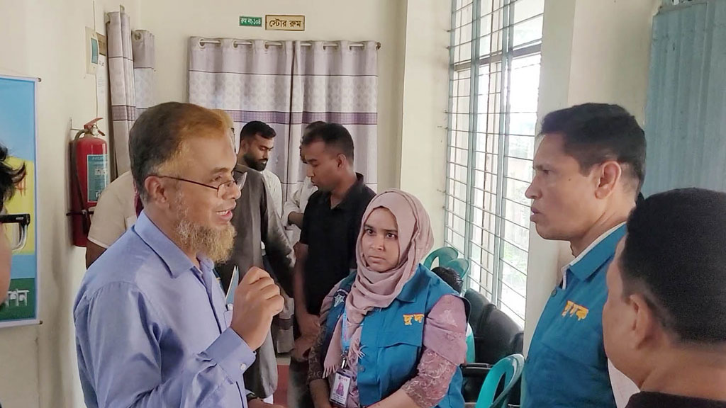 ছদ্মবেশে নির্বাচন কার্যালয়ে দুদক, নগদ লেনদেনের প্রমাণ