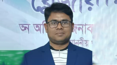 নওগাঁয় জমি নিয়ে বিরোধে প্রাণহানি: ঘটনায় না থেকেও আসামি সাংবাদিক, চেনেন না বাদী