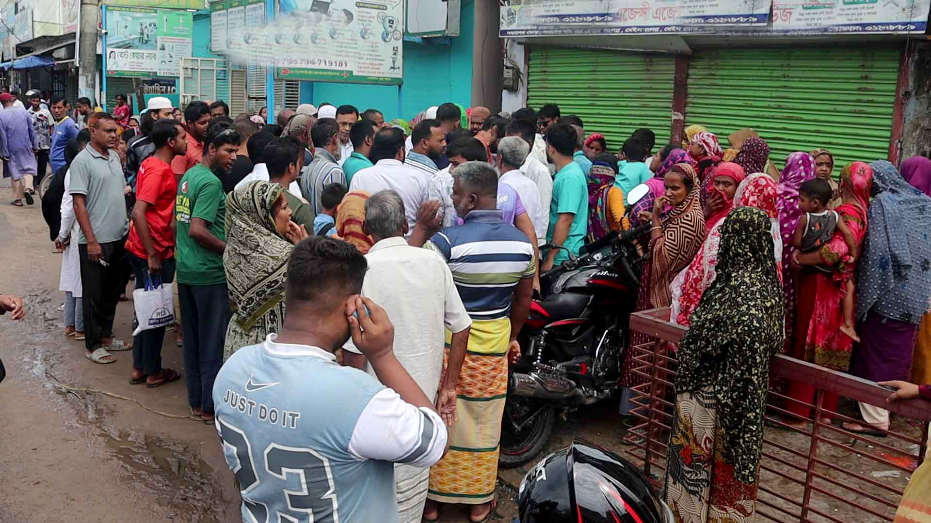 নওগাঁয় বিআরটিসি বাসের চাপায় কলেজশিক্ষক নিহত