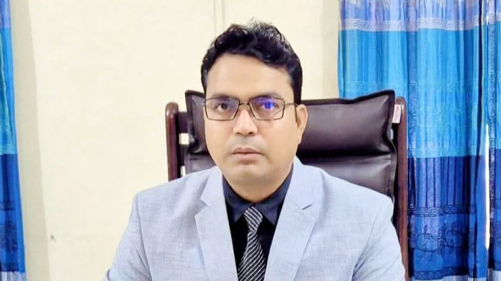 দুর্নীতির সংবাদ প্রকাশ: কার্যালয়ে ডেকে নিয়ে সাংবাদিকদের ‘দেখে নেওয়ার’ হুমকি কর্মকর্তার