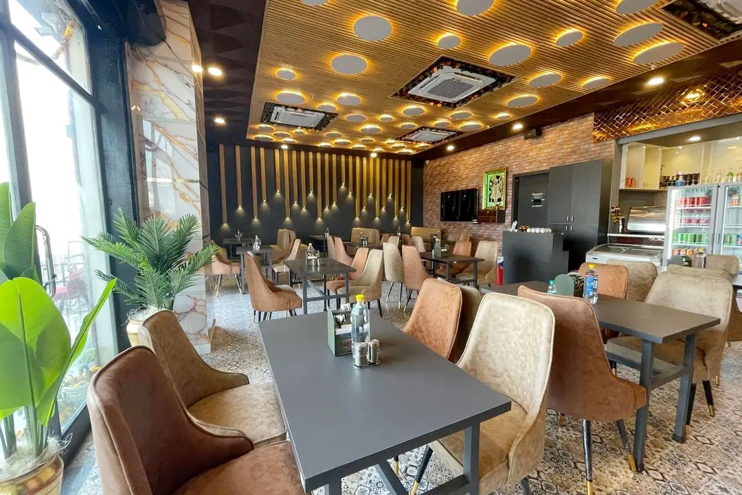 ভারতে গ্যাসের অভাবে বন্ধ হয়ে যাচ্ছে রেস্তোরাঁ