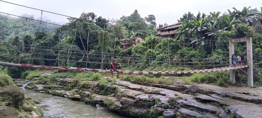 নাফাখুম জলপ্রপাতে নৌকাডুবিতে ৮ বছরের শিশু নিখোঁজ