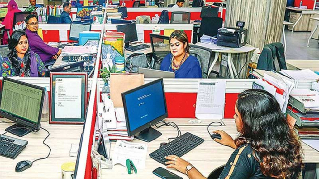 এক বছরে নারী ব্যাংকার কমেছে ২ হাজার ৫৮৮ জন