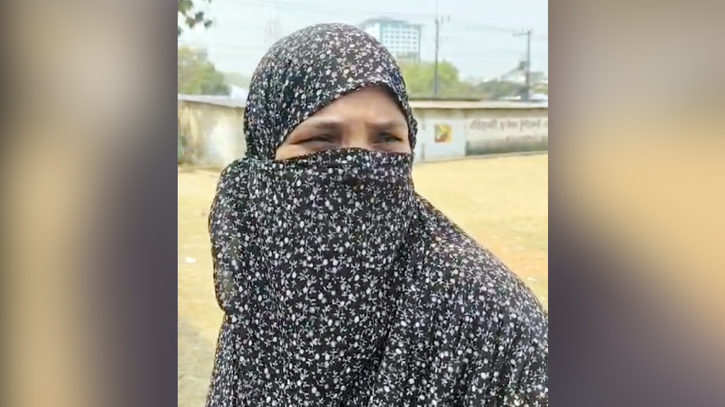 ‘কেন্দ্রে এসে দেখি আমার ভোট আরেকজনে দিছে’