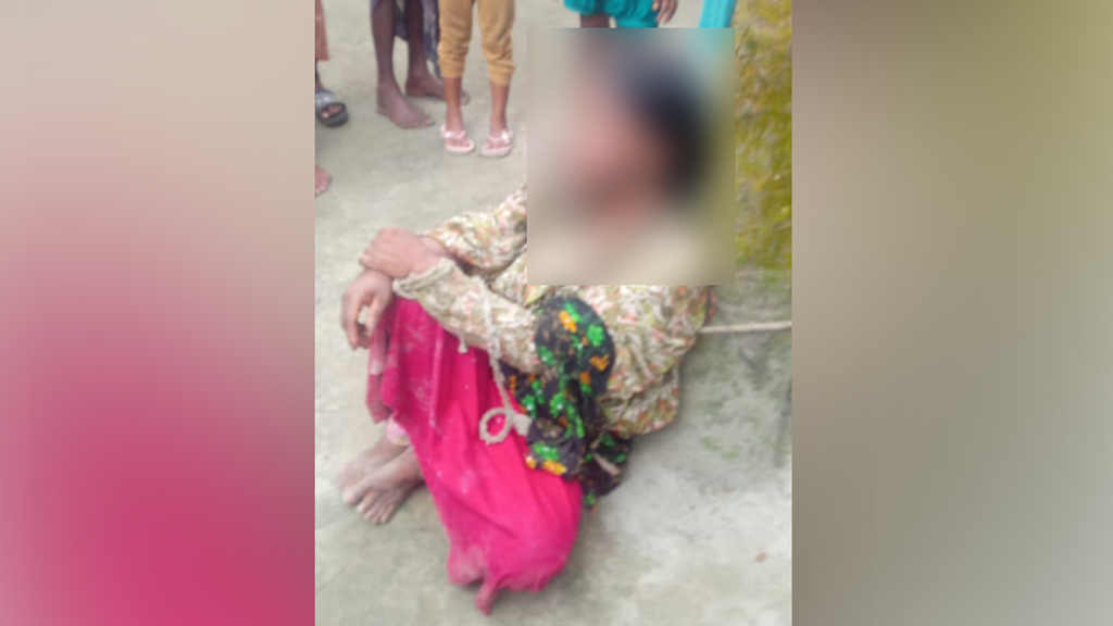 নারীকে গাছে বেঁধে অমানবিক নির্যাতন: গলায় জুতার মালা, কেটে দেওয়া হয় চুল