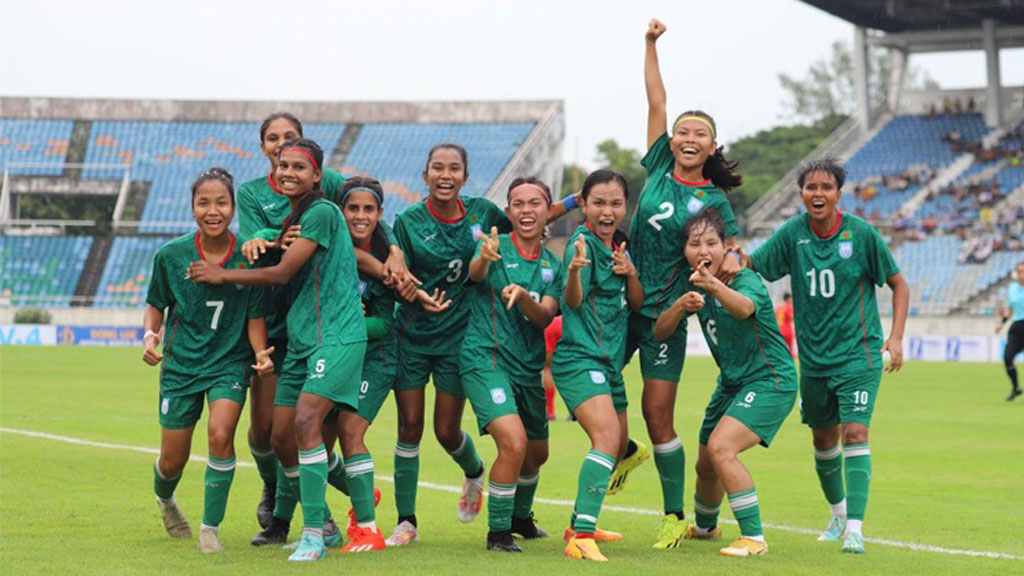 মেয়েদের ফুটবল র্যাঙ্কিংয়ে বাংলাদেশের দুঃসংবাদ