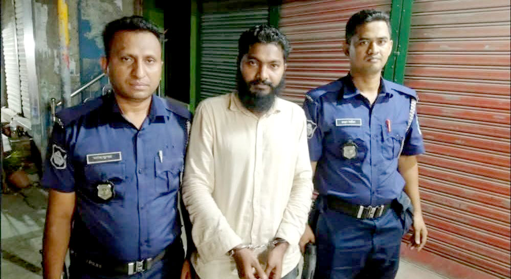 বৈষম্যবিরোধী ছাত্র আন্দোলনে গুলিবর্ষণ: ফেনীতে সাবেক ইউপি সদস্য গ্রেপ্তার