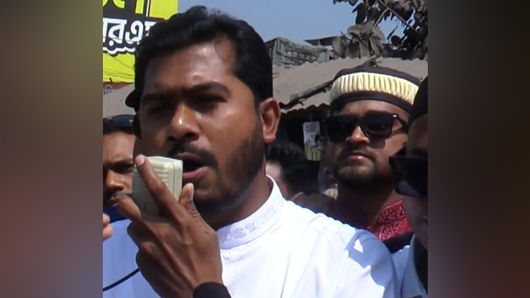 খবরদারির রাজনীতি কেউ চায় না: নুর