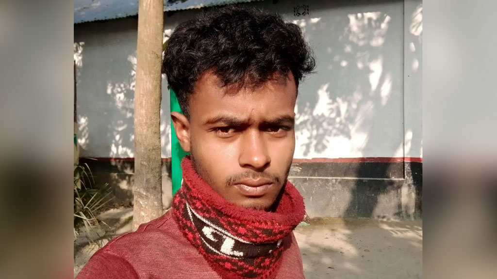 মাগরিবের নামাজের পর ডেকে নিয়ে গেল বন্ধুরা, ভোরে ডোবায় মিলল লাশ