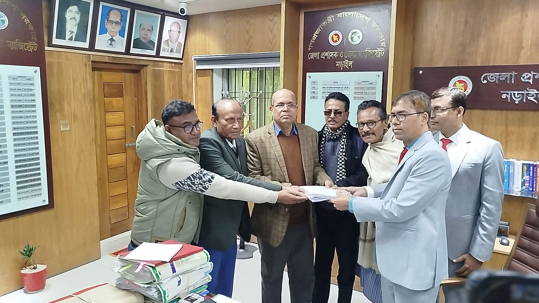 নড়াইলে দুটি আসনে ২৪ প্রার্থীর মনোনয়নপত্র জমা