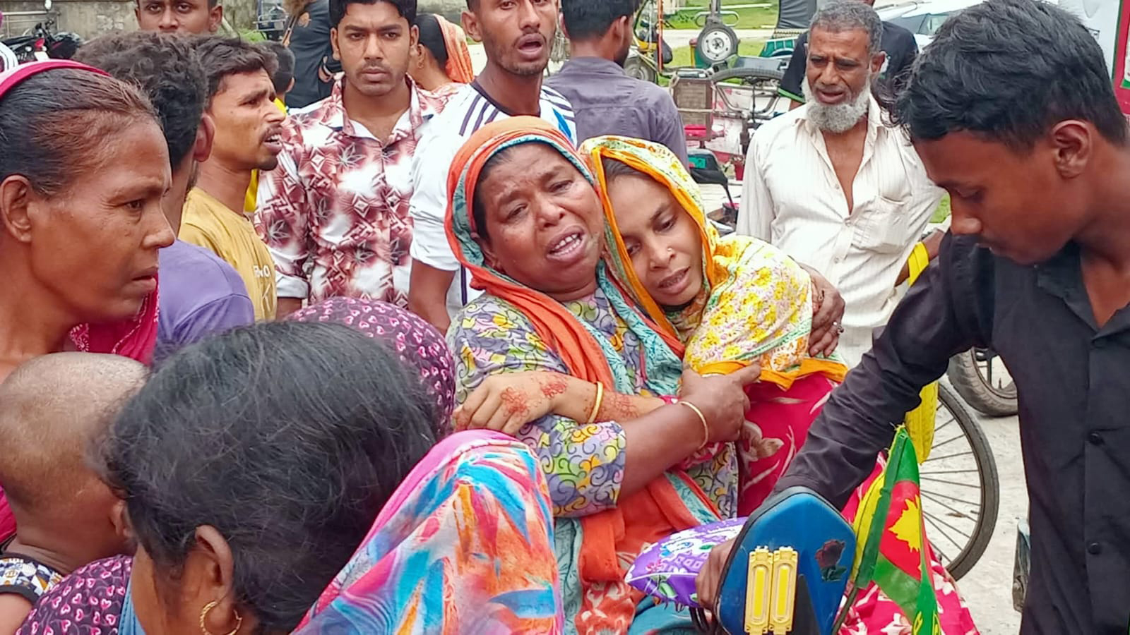মা ছিলেন ঘুমিয়ে, পুকুরে ডুবে প্রাণ গেল দুই শিশুপুত্রের