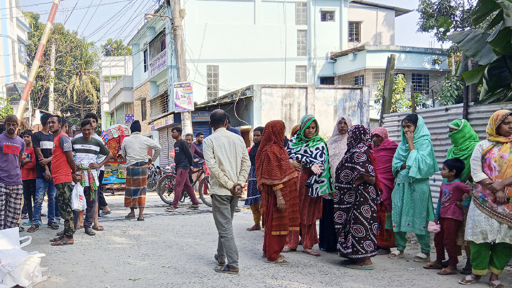 ফরিদপুরে চলন্ত ট্রেনের সামনে শুয়ে নারীর আত্মহত্যা