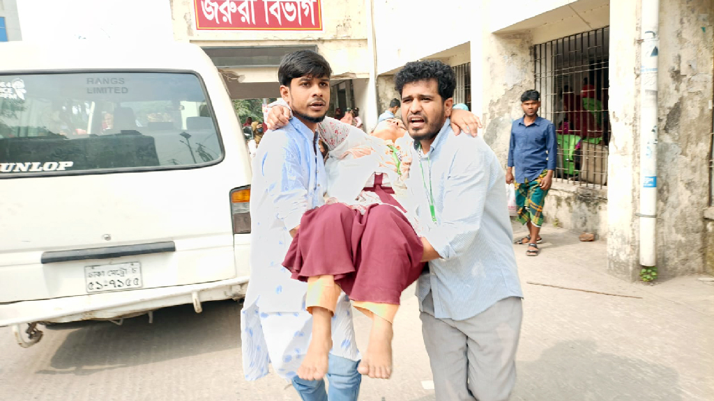 ভূমিকম্প: নরসিংদীতে বাবা-ছেলেসহ মৃতের সংখ্যা বেড়ে ৫