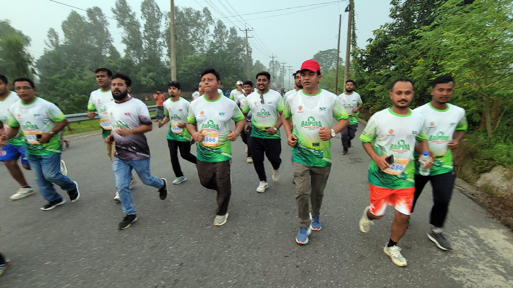 সুস্থতার বার্তা নিয়ে রায়পুরায় ম্যারাথন, দৌড়ালেন দেশি-বিদেশি প্রায় এক হাজার প্রতিযোগী