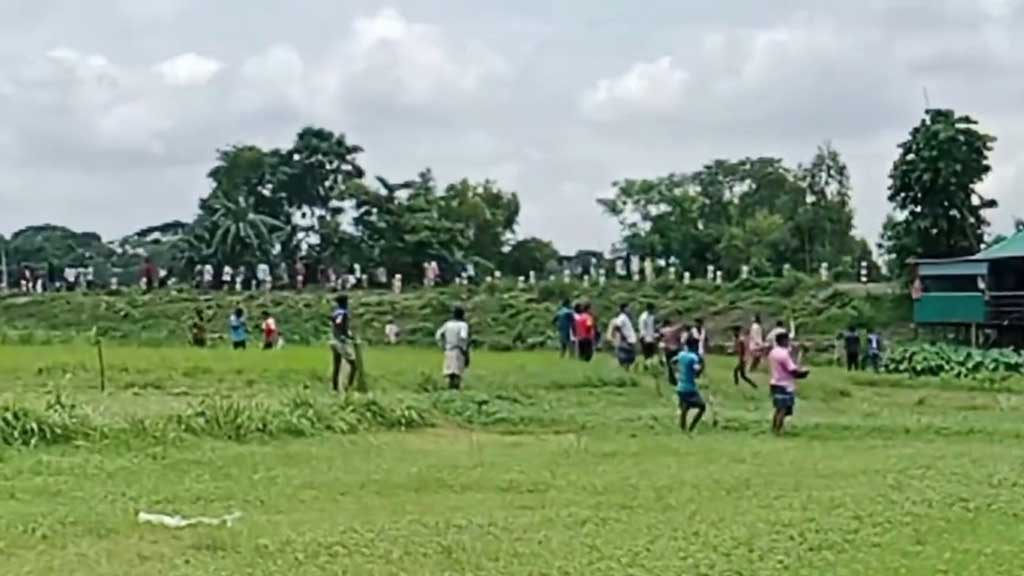 নরসিংদীতে দুই গ্রামবাসীর সংঘর্ষে নিহত ১, পুলিশসহ আহত ১০