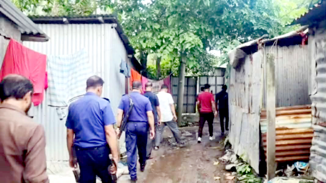 নরসিংদীতে আধিপত্য বিস্তার নিয়ে হামলায় আহত ১০, ছাত্রদল নেতা গুলিবিদ্ধ