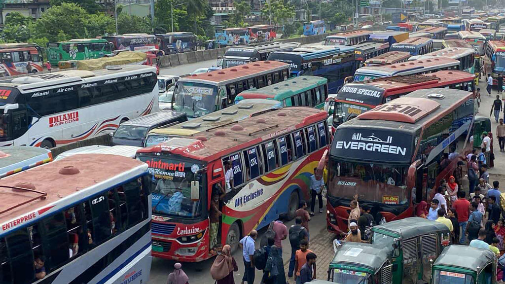 নারায়ণগঞ্জে ঢাকা-চট্টগ্রাম মহাসড়কে যানবাহনে ধীরগতি