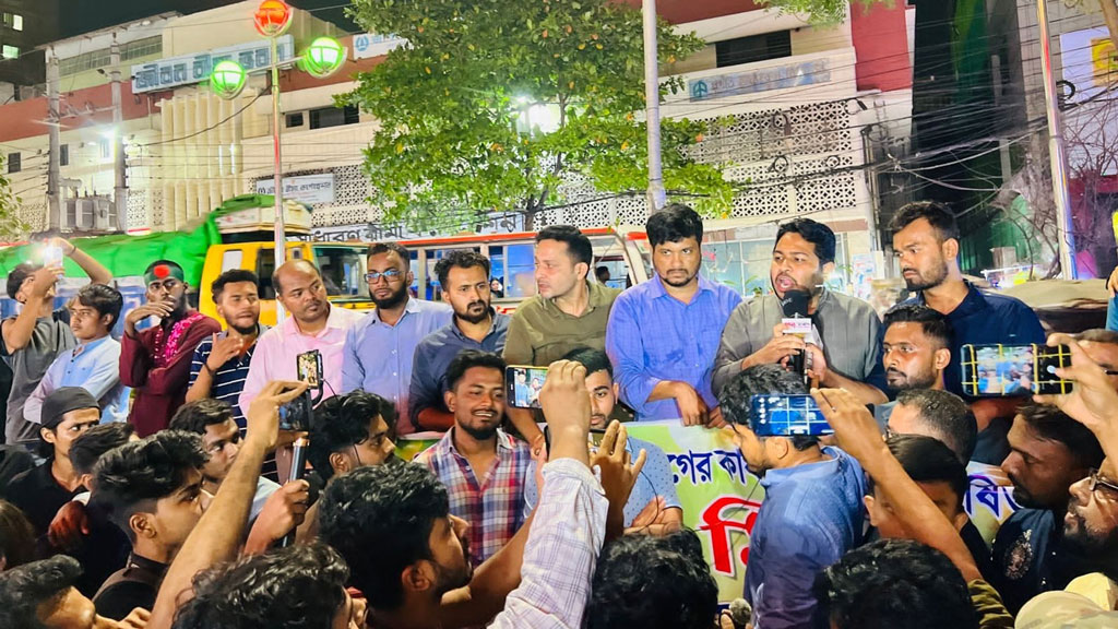 আওয়ামী লীগের কার্যক্রম নিষিদ্ধ করায় নারায়ণগঞ্জে এনসিপির আনন্দ মিছিল