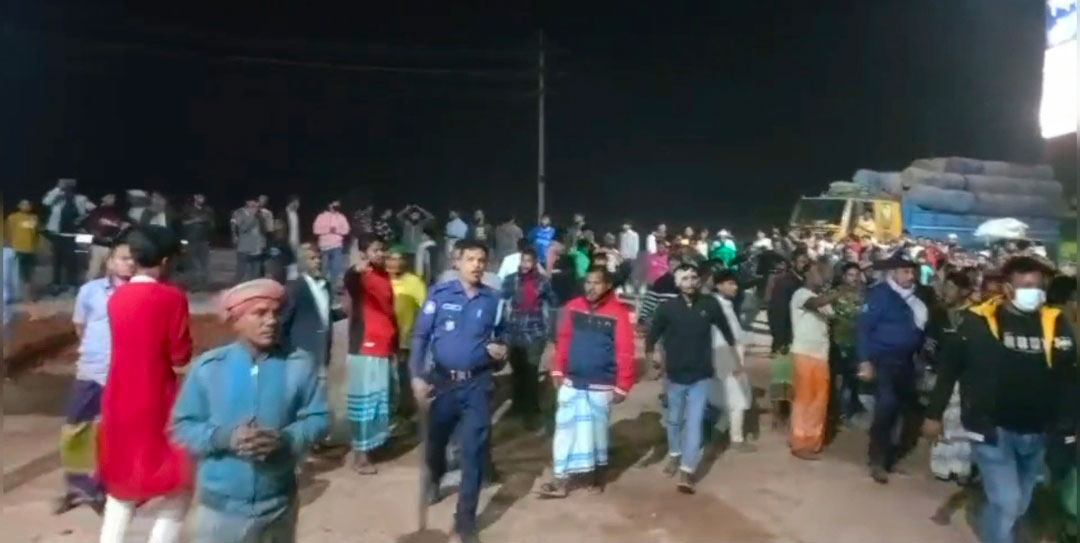 সোনারগাঁয়ে ৭ ডাকাত আটক, গণপিটুনি