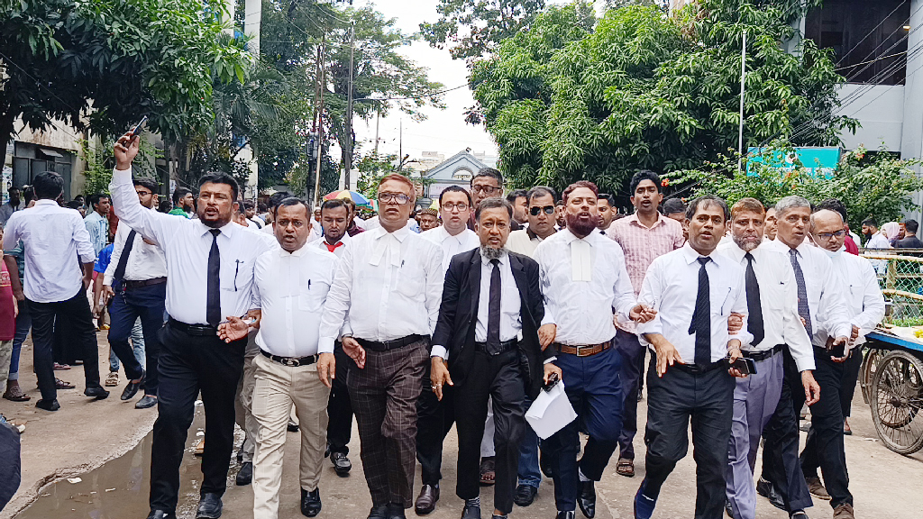 বিচারপ্রার্থীকে মারধর: ১০০ টাকা বন্ডে জামিন পেলেন বিএনপির নেতা সাখাওয়াতসহ ৬ আসামি