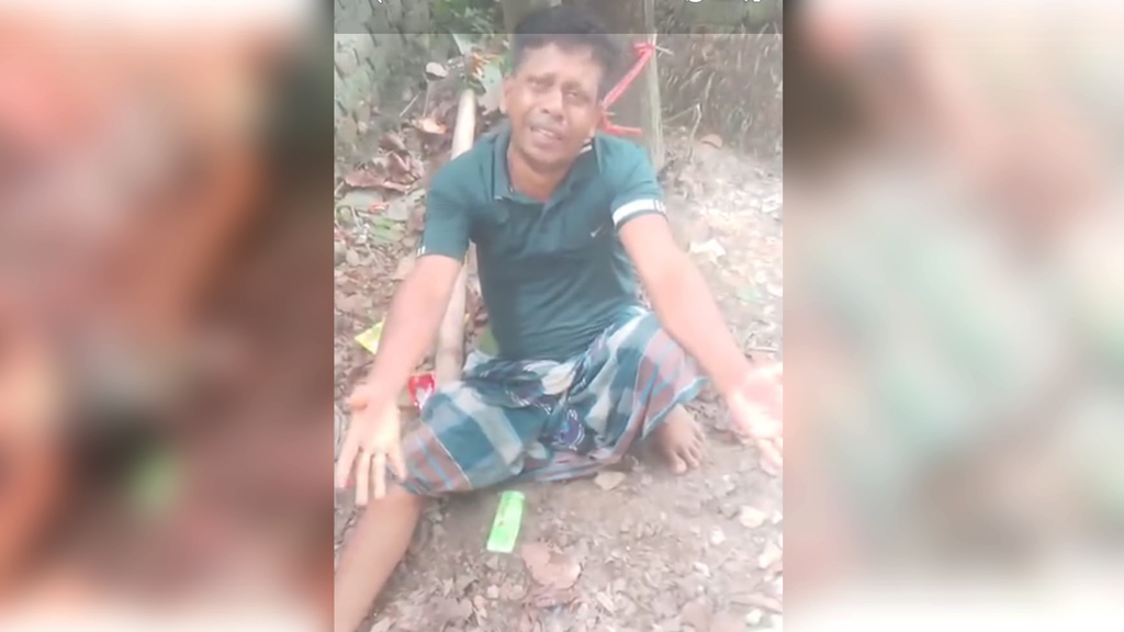 মাদক বিক্রির তথ্য দেওয়ায় যুবককে গাছে বেঁধে মারধর
