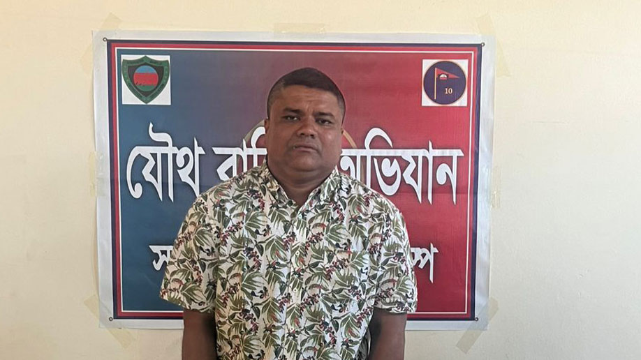 গোয়েন্দা কর্মকর্তা পরিচয়ে নবনির্বাচিত সংসদ সদস্যের কাছে চাঁদা দাবি, যুবক গ্রেপ্তার
