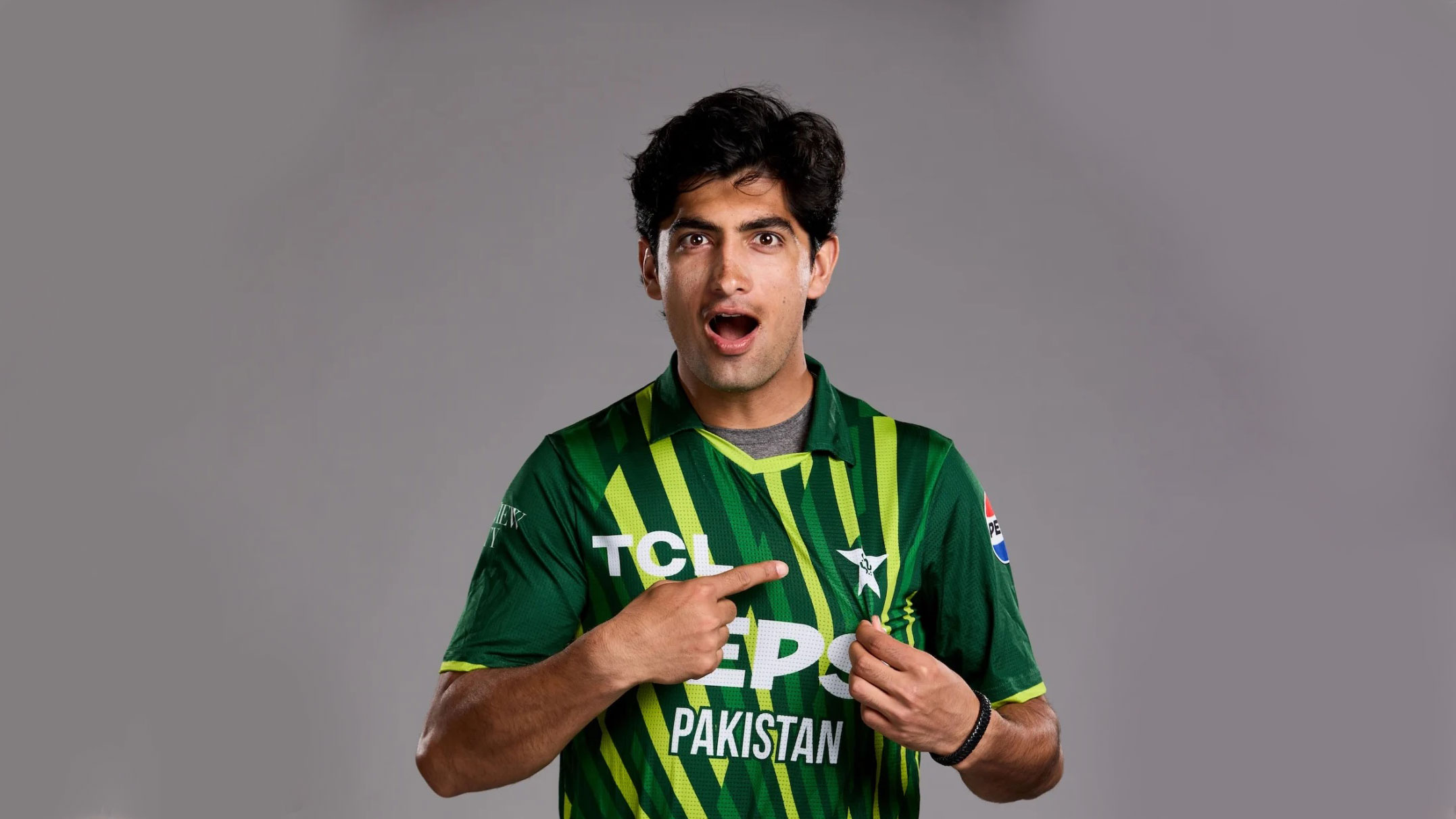 ২৫০ কিলোমিটার দূরে থেকে বাসায় গোলাগুলির খবর পেলেন পাকিস্তানি ক্রিকেটার