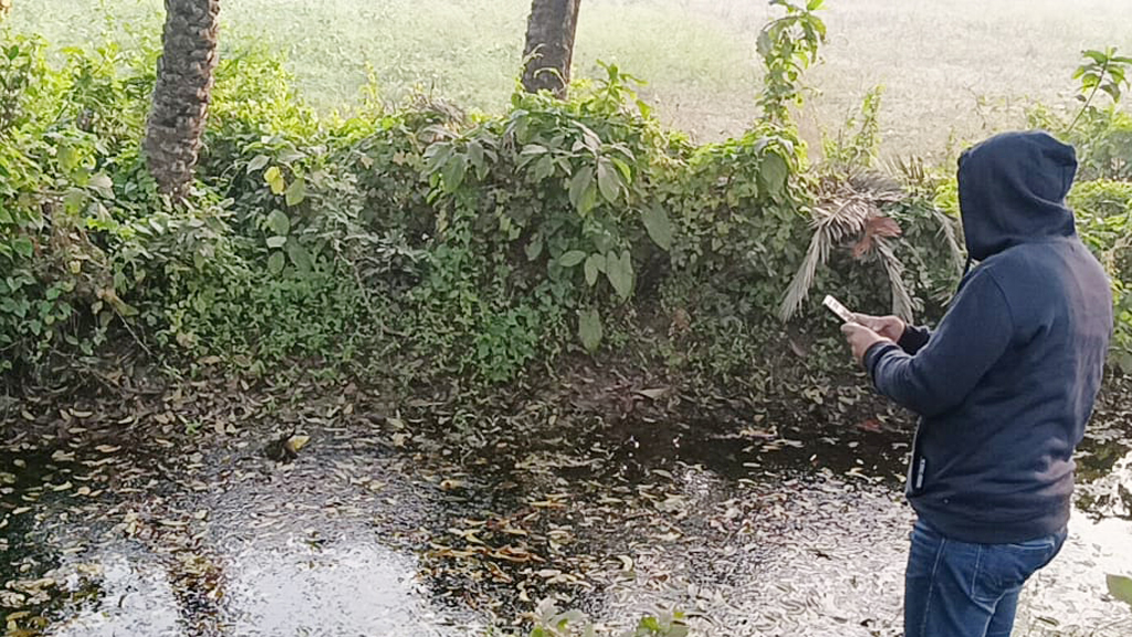 গলায় রশি পেঁচানো নছিমনচালকের লাশ উদ্ধার