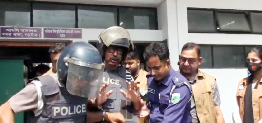 নাটোরে আ.লীগ-যুবলীগের ৩ নেতা কারাগারে