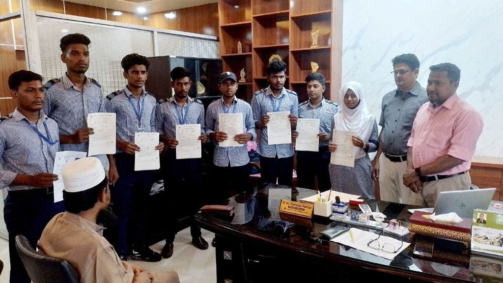 লালপুরে প্রতারণার শিকার ৮ পরীক্ষার্থীর বাংলা প্রথম পত্রের পরীক্ষা এখনো অনিশ্চিত