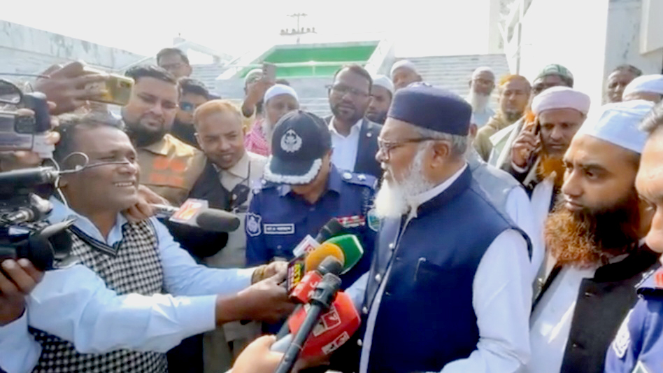 হজের খরচ ১০০ ডলার কমাতে বিমানকে চিঠি দিয়েছে সরকার: ধর্ম উপদেষ্টা