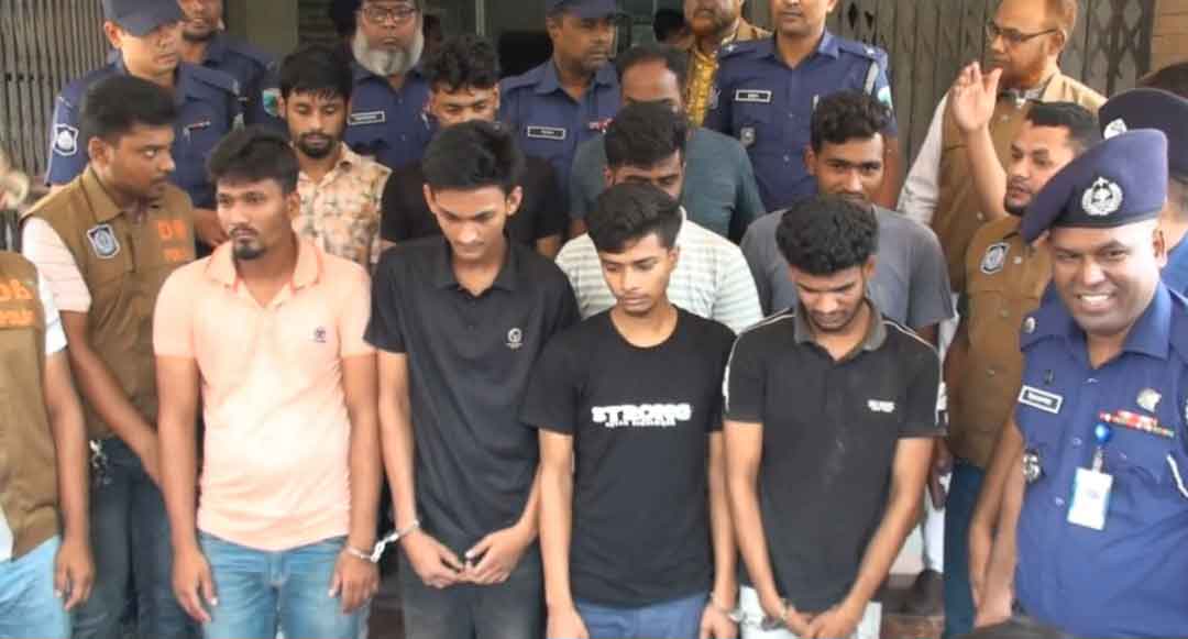নাটোরে ইমো হ্যাকিং চক্রের ৯ সদস্য গ্রেপ্তার