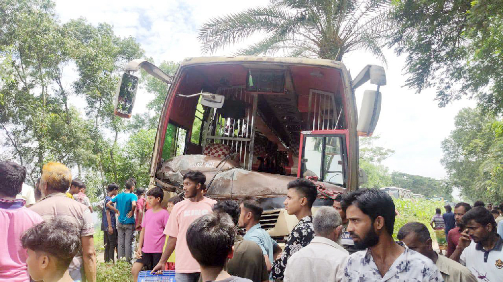 গুরুদাসপুরে বাস-নছিমনের মুখোমুখি সংঘর্ষ, দুই গরু ব্যবসায়ী নিহত