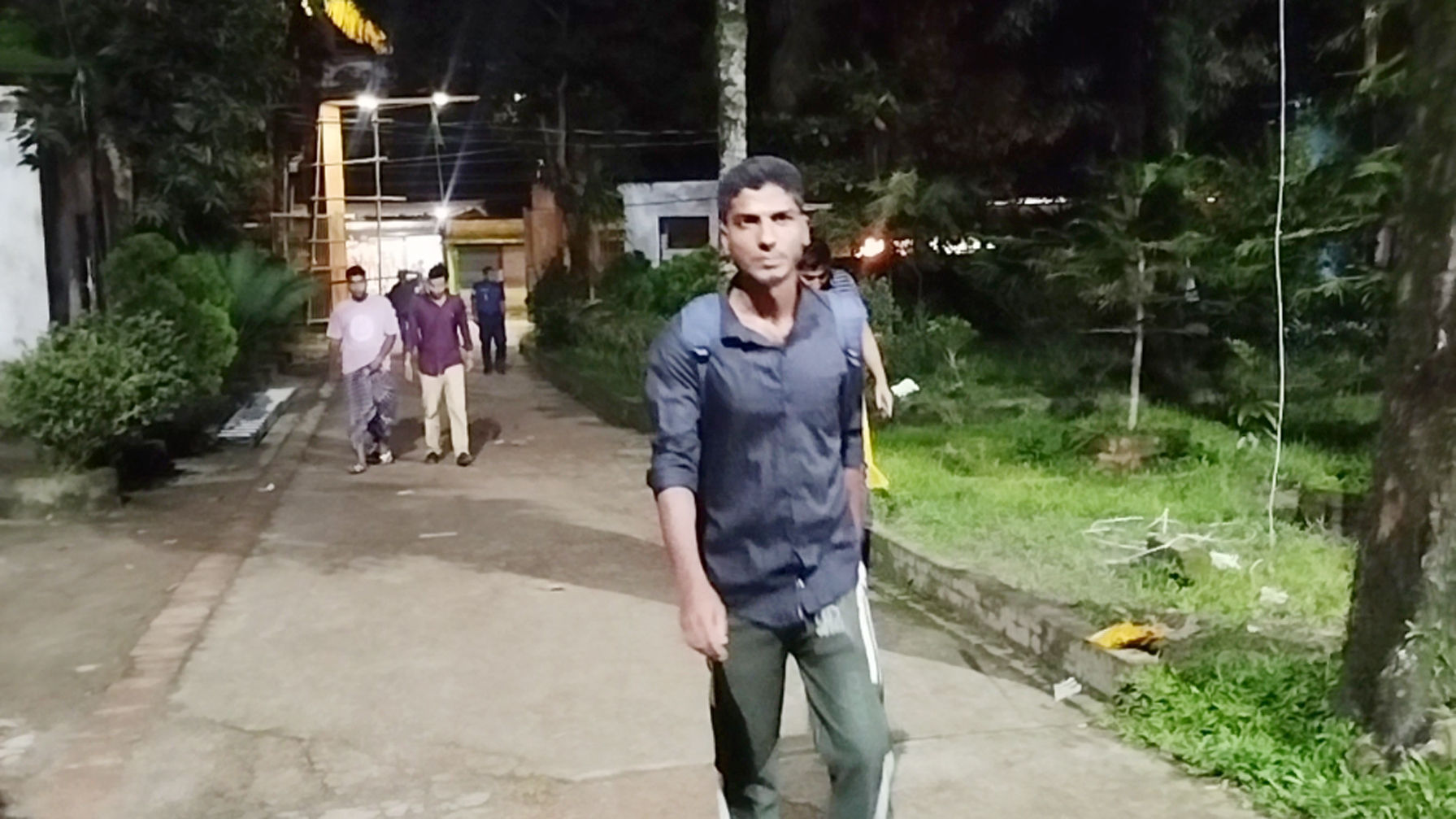 ১০ বছরের শিশু অন্তঃসত্ত্বা, সেই স্বেচ্ছাসেবক দল নেতার আত্মসমর্পণ