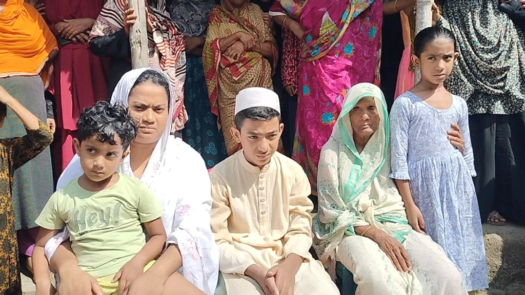 ফায়ার ফাইটার শামীমের দাফন সম্পন্ন, তিন সন্তান নিয়ে দুশ্চিন্তায় স্ত্রী