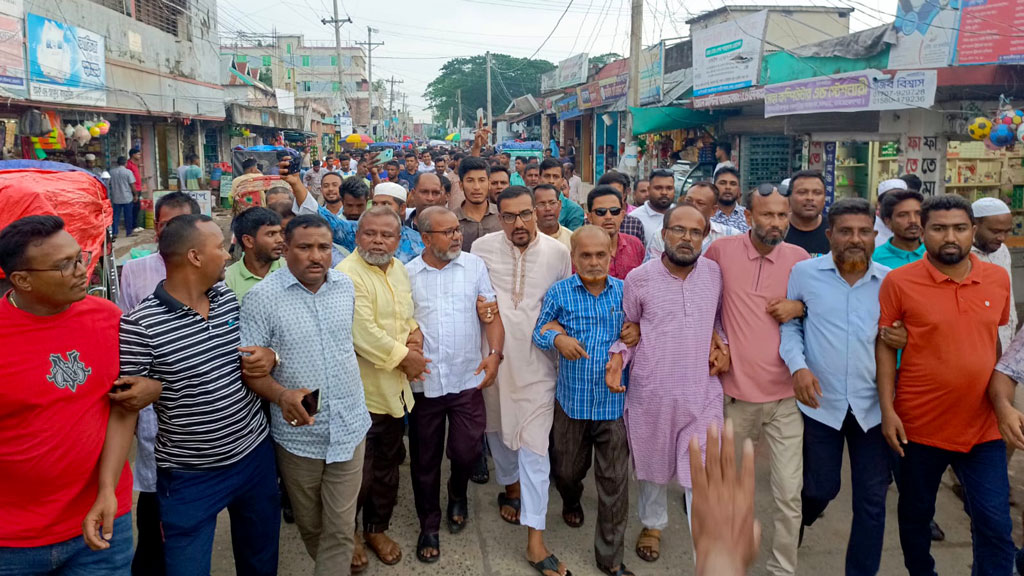 বাবরকে জড়িয়ে নাসীরুদ্দিন পাটওয়ারীর মন্তব্যের প্রতিবাদে নেত্রকোনায় বিএনপির বিক্ষোভ