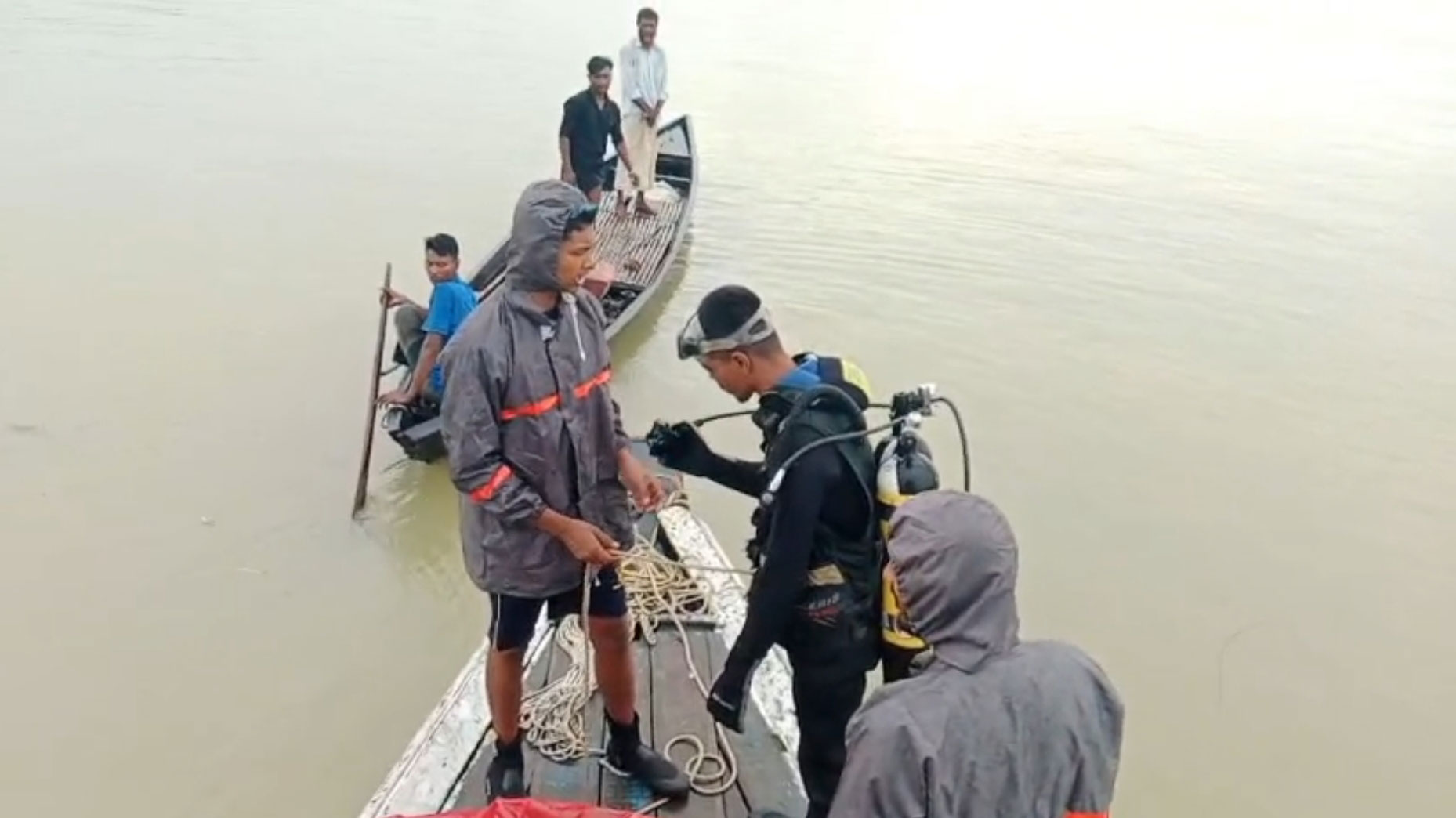 ধনু নদে স্পিডবোটডুবি: আরও দুজনের লাশ উদ্ধার