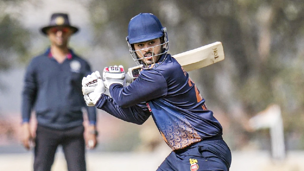 অশ্রাব্য ভাষা ব্যবহারের শাস্তি পেলেন রানা