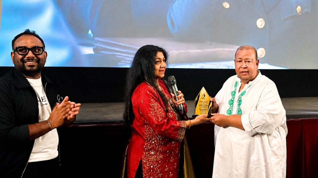 নিউইয়র্কে ফরিদুর রেজা সাগরকে সংবর্ধনা