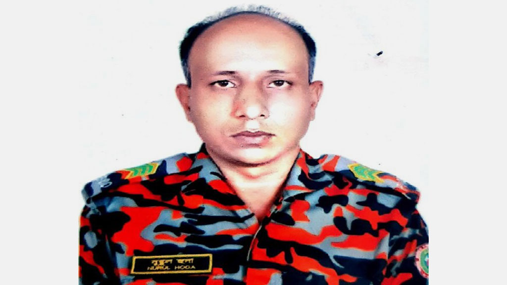 টঙ্গীতে রাসায়নিক গুদামে আগুন: চিকিৎসাধীন আরও এক ফায়ারকর্মীর মৃত্যু