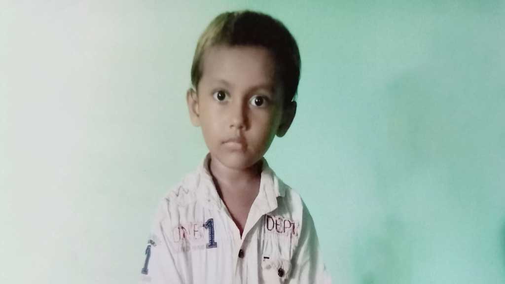 চিৎকার থামাতে মুখ চেপে ধরায় শিশুর মৃত্যু, পুকুরে ফেলে দেন সৎবাবা
