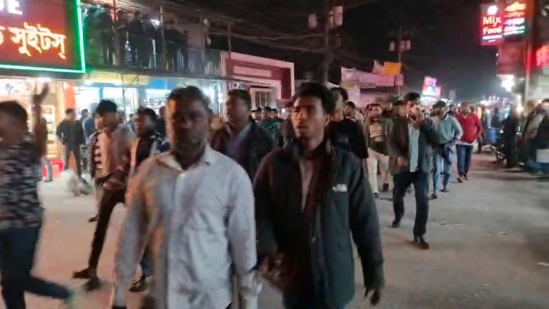 নোয়াখালীতে স্বতন্ত্র ও বিএনপির প্রার্থীর গাড়িতে পাল্টাপাল্টি হামলা ও ভাঙচুরের অভিযোগ