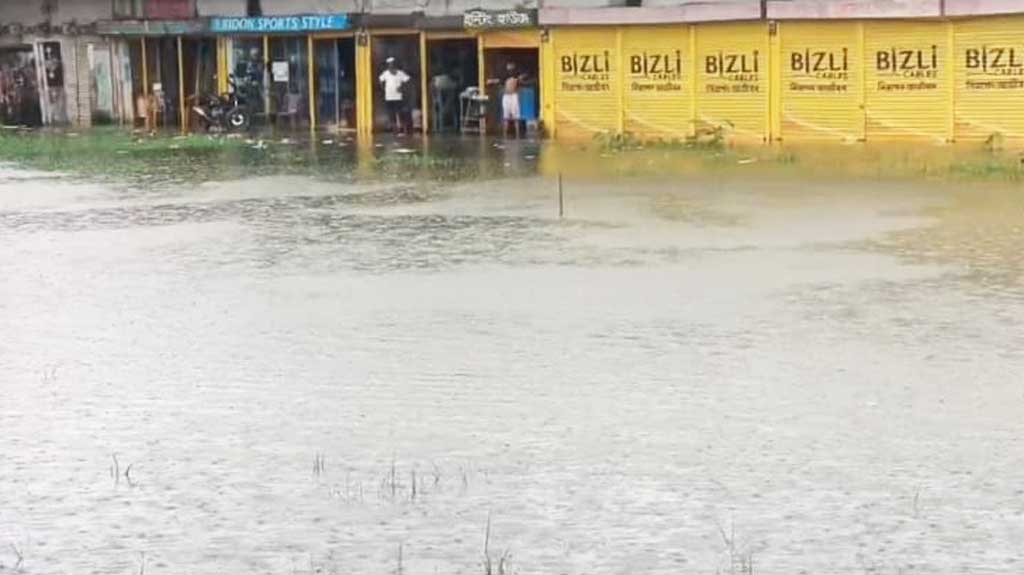 টানা বৃষ্টিতে নোয়াখালীতে আবারও জলাবদ্ধতা, দুর্ভোগে বাসিন্দারা