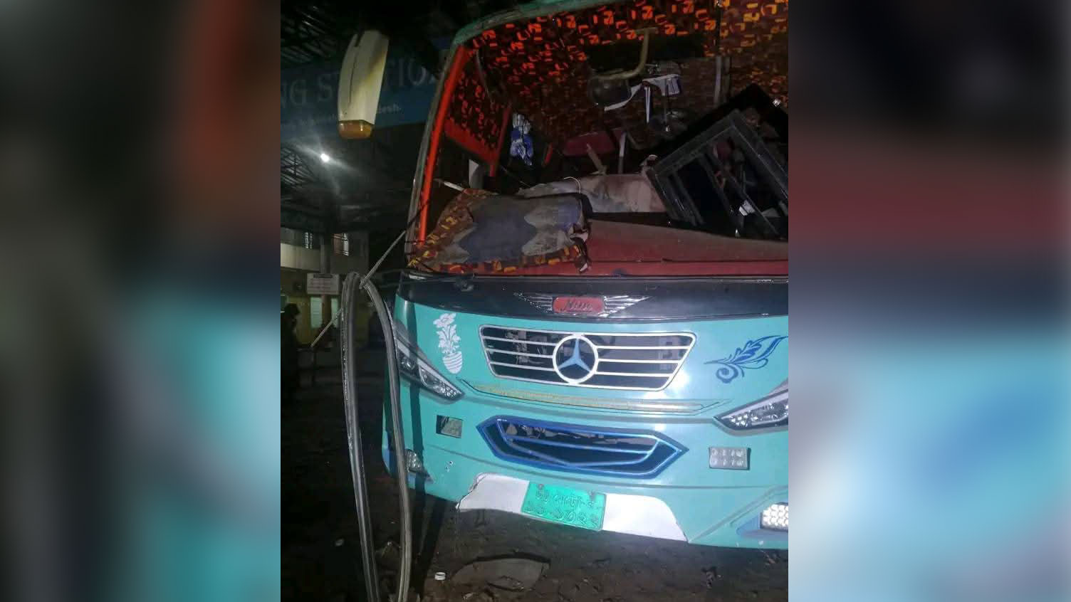 নোয়াখালীর বেগমগঞ্জে বাসে সিলিন্ডার বিস্ফোরণ, দগ্ধ ৪