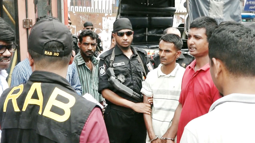 নোয়াখালী জেনারেল হাসপাতালে ৭ দালাল আটক, বিভিন্ন মেয়াদে সাজা