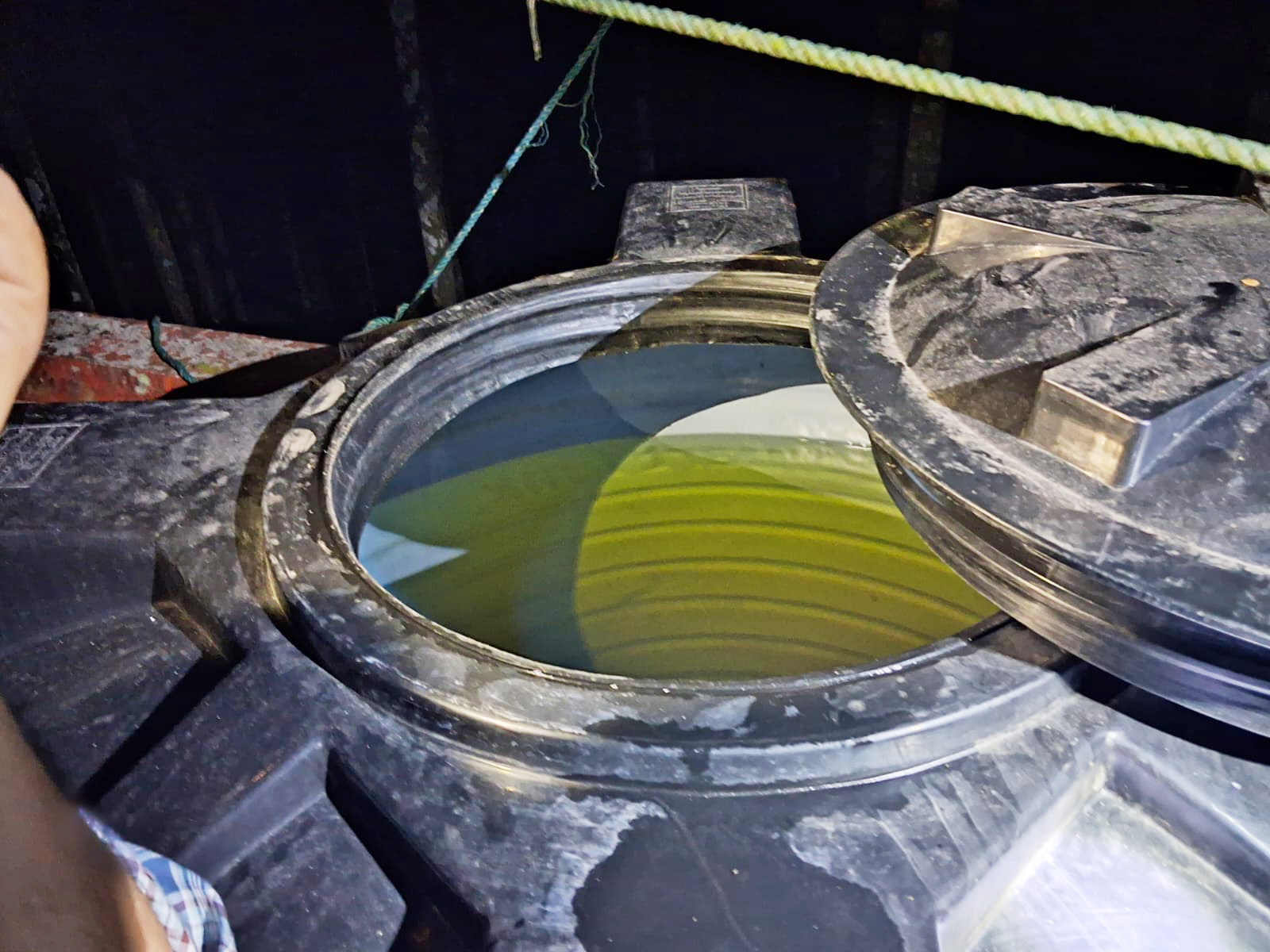 ছাদের পানির ট্যাংকে মিলল ডিজেল, ৭৫০ লিটার জব্দ