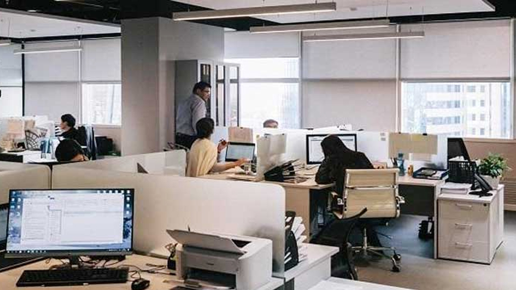 ঈদের ছুটি শেষ আজ, অফিস-আদালত খুলছে কাল